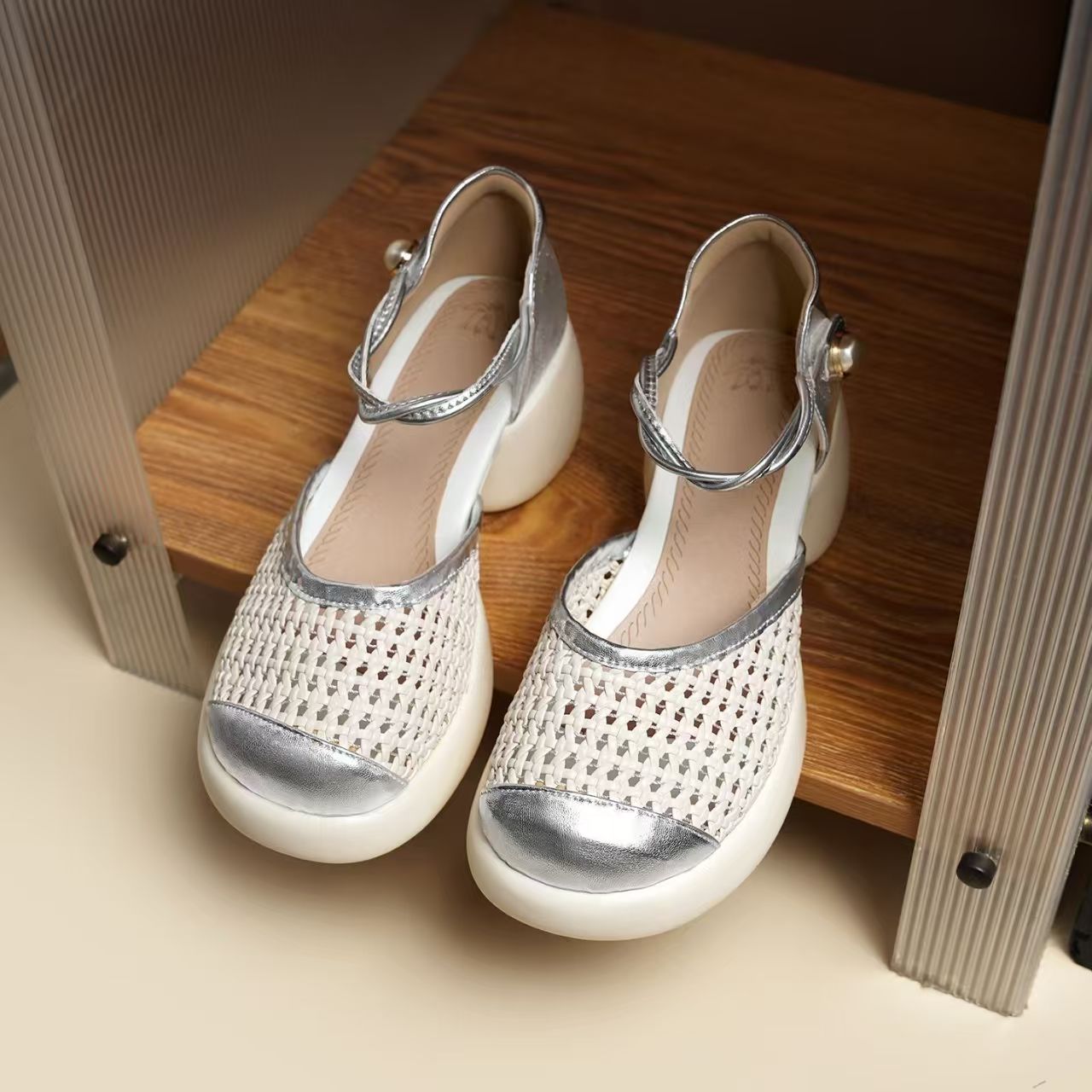 Women Genuine Leather Woven Ho - Velcro Hook Loop recensione e prezzo