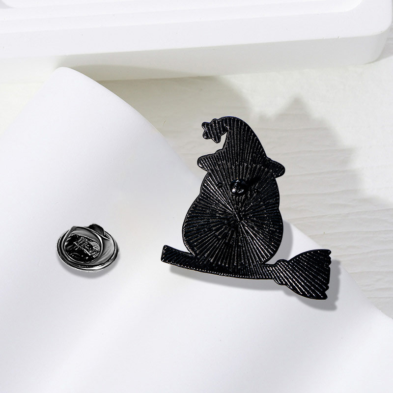Halloween cartoon funny brooch - Cosplay Bat Prop recensione e prezzo