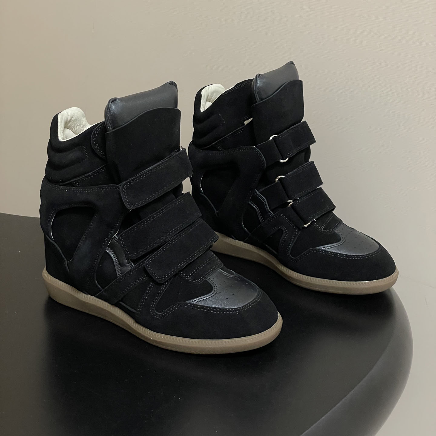 Women's Hidden Wedge Sneakers  - Velcro Hook Loop recensione e prezzo