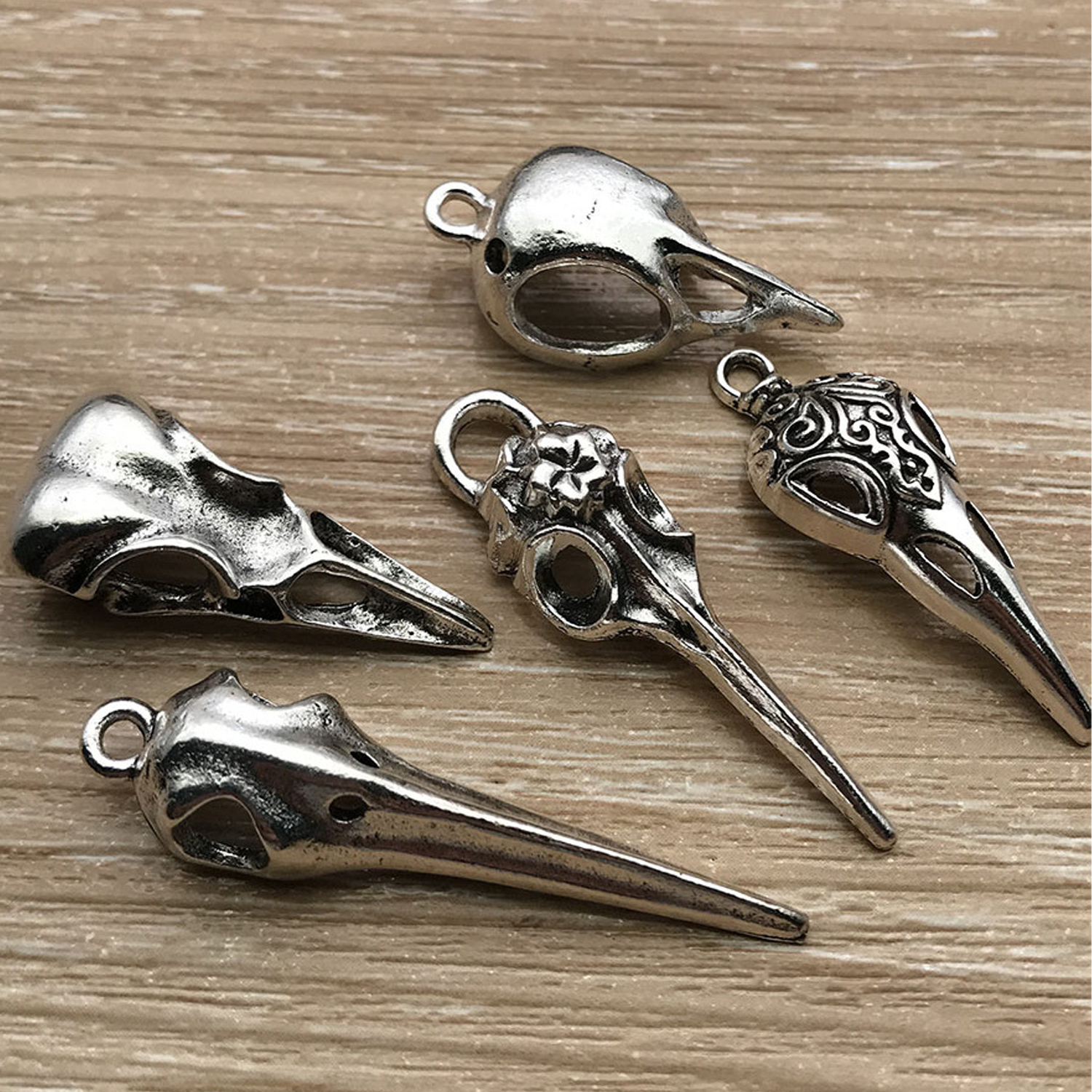 50pcs Halloween Charms – Vinta - Cosplay Bat Prop recensione e prezzo
